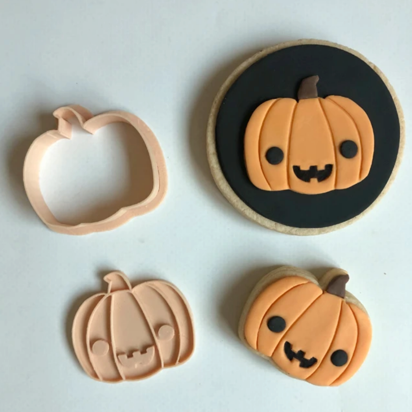 Little Biskut Pumpkin Stamp & Cutter Set